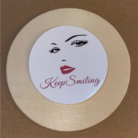 π20/$12π Keep Smiling Sticker - Picture 1 of 3